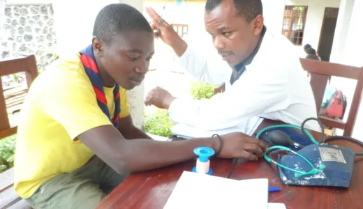 Scouts of the Democratic Republic of Congo donating blood